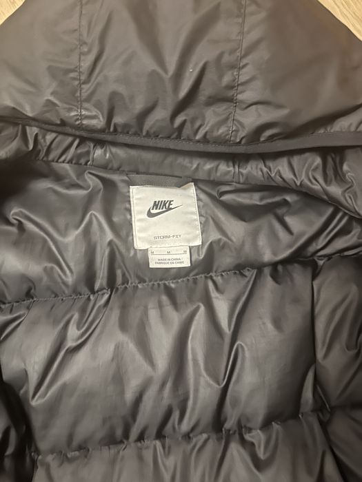 Куртка найк розмір M