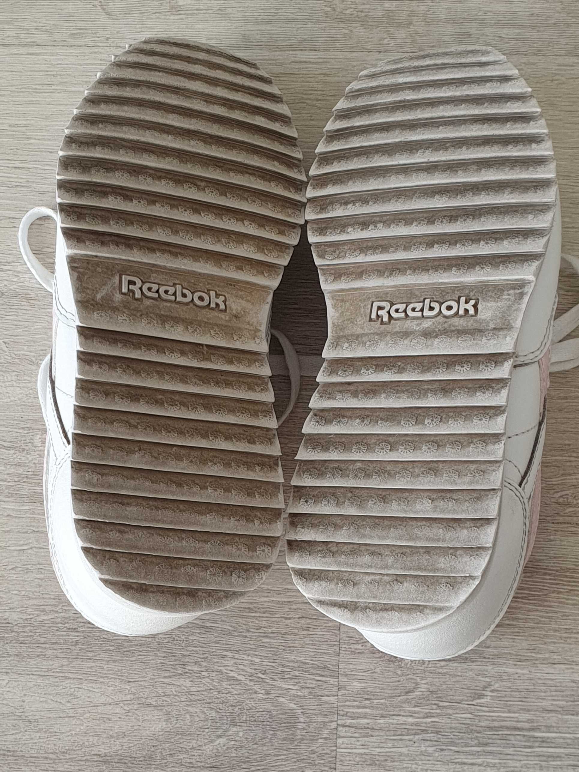 Białe sportowe buty Reebok r.33