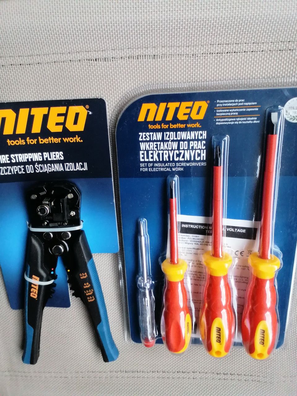 Zestaw do elektryki szczypce, próbnik, wkrętaki Nowe nierozpakowane