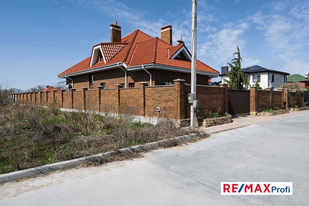 Готовий будинок 260 м2,  12 соток , с. Хотів (поруч Лісники, Чабани)