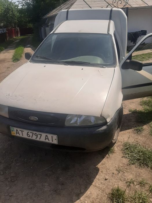 Розбераю форд курєр 1.8 дізель