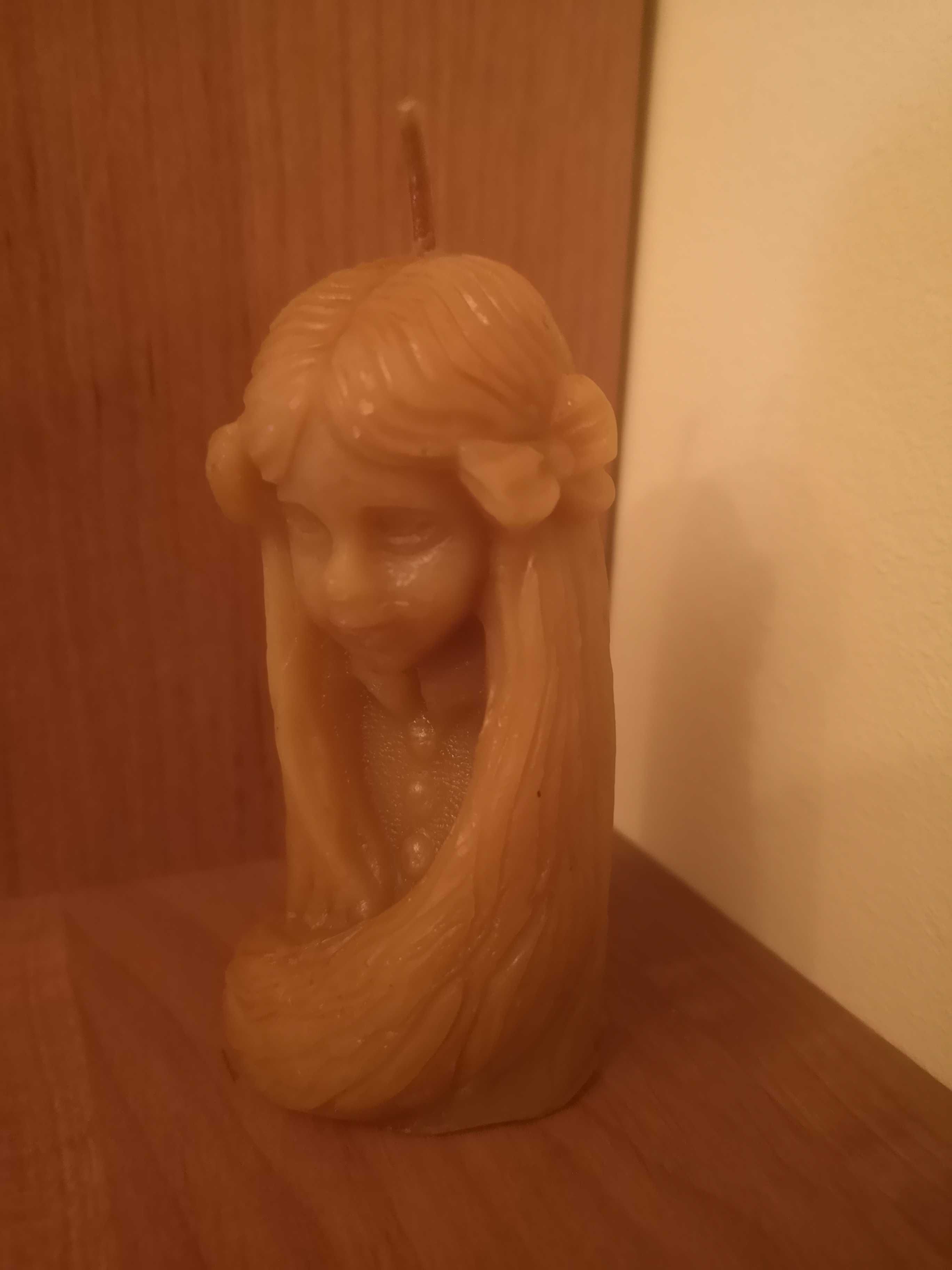 Figurka woskowa / świeczka / z wosku pszczelego