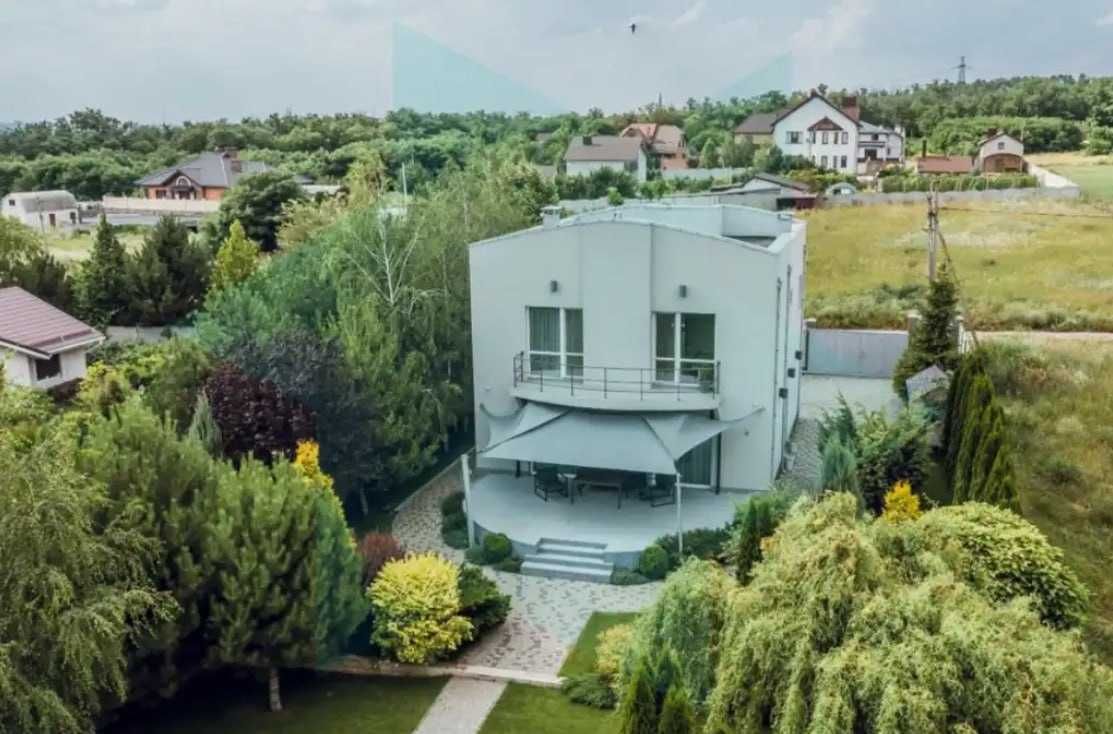 Продам отличный современный 2х этажный дом