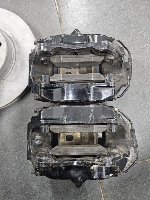 Продам чотирьохпоршневі супорта Brembo, з BMW е38