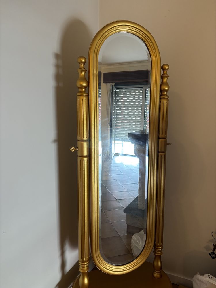 Espelho Dourado renovado