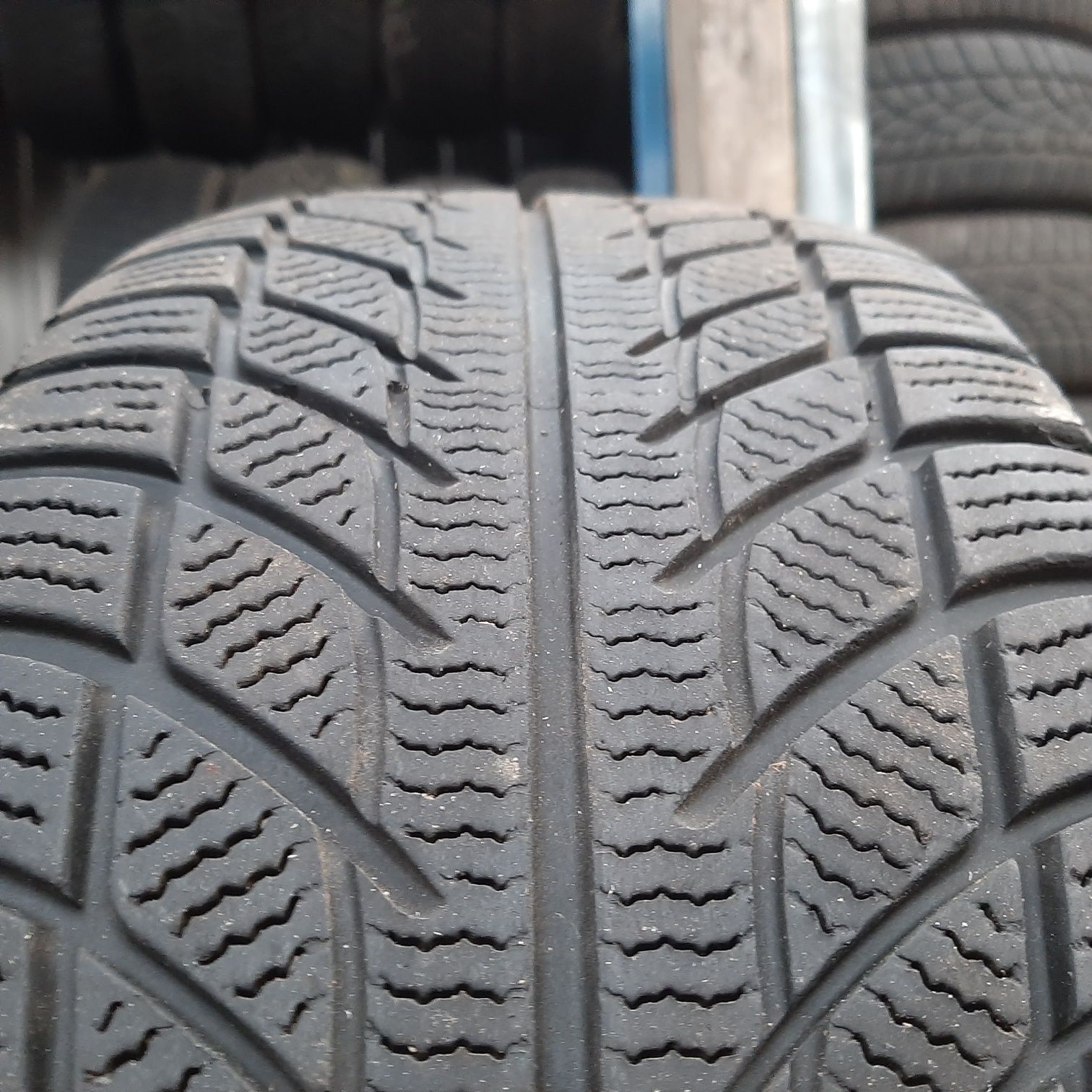 Opony Zimowe Goodride 205/50R17 93H