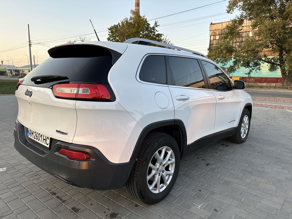 Jeep Cherokee 2015 року