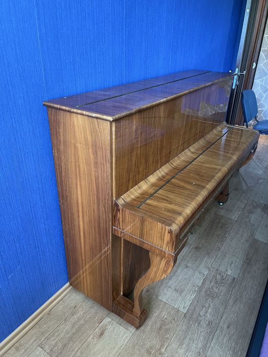 Фортепиано Легница Leggnica пианино