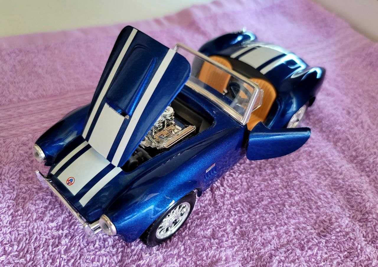 Модель 1965 Shelby Cobra 427  1/24 Maisto