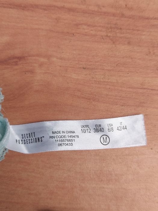 Majtki damskie z koronką rozmiar 38/40 M firma Primark