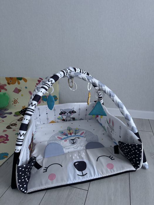 Розвиваючий килимок для немовлять