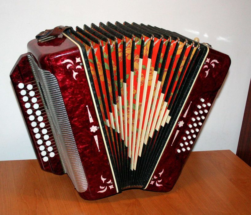 Гармонь Беларусь МИ мажор состояние новой.