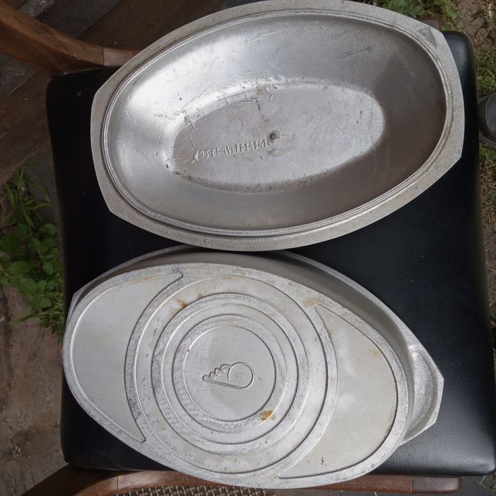 Brytwana aluminium z pokrywą