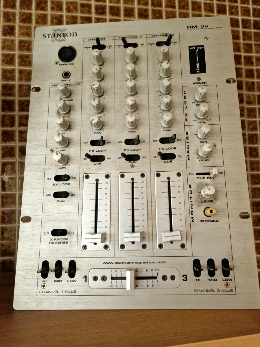 Mixer Stanton RM-3S