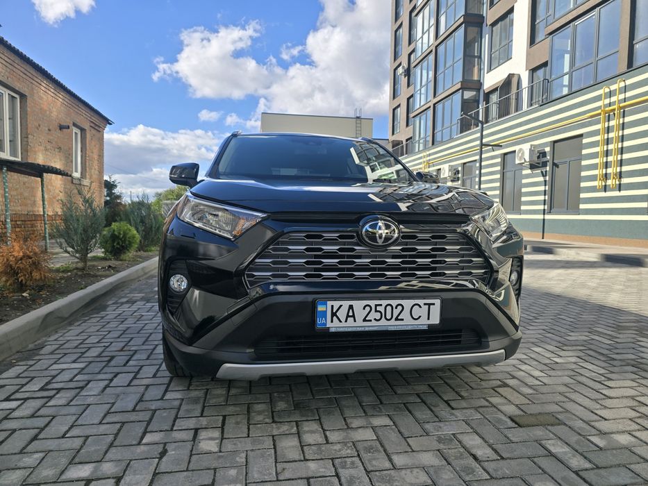 Продам Toyota Rav4