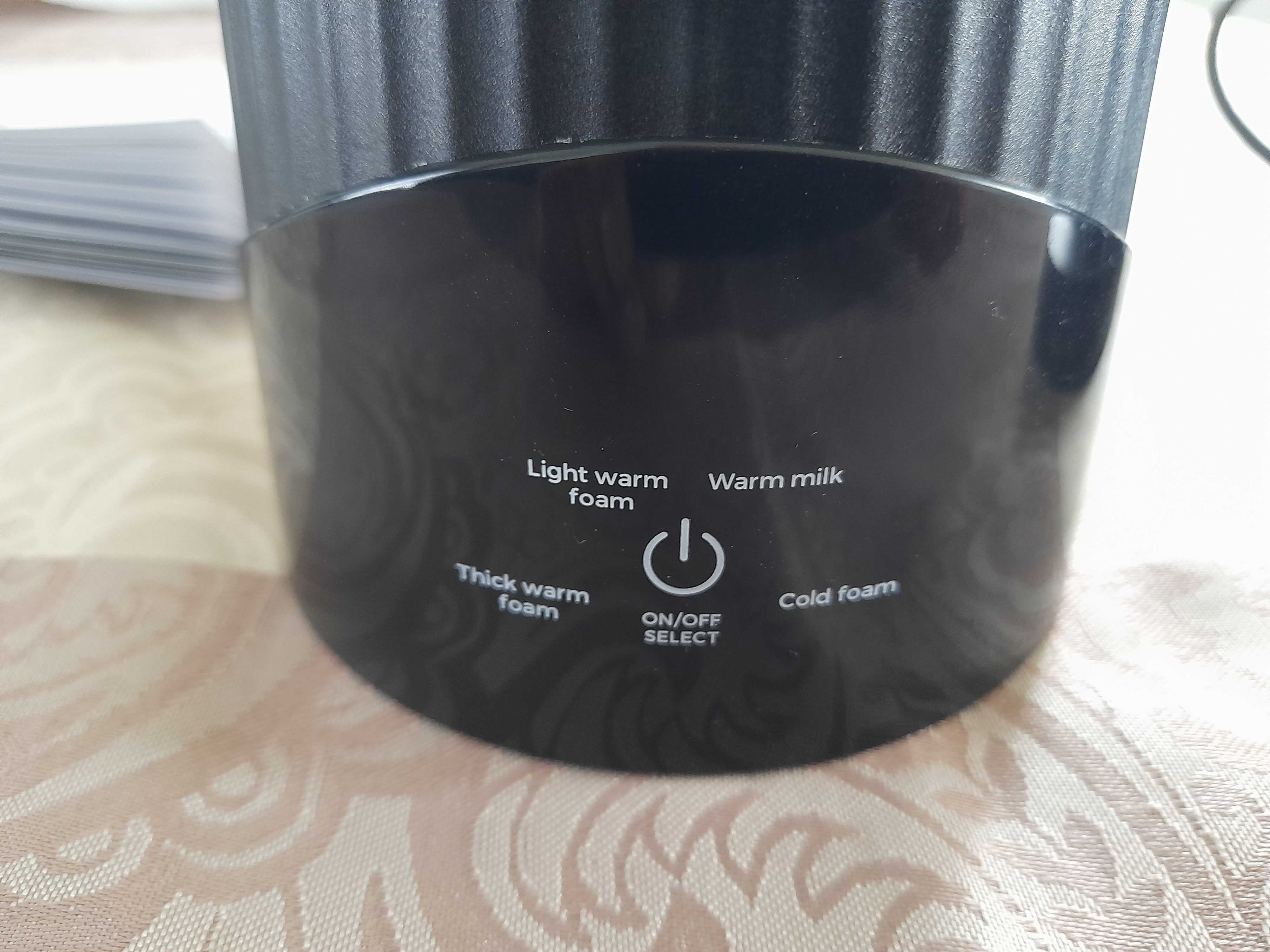 Elektryczny spieniacz do mleka 4 w 1