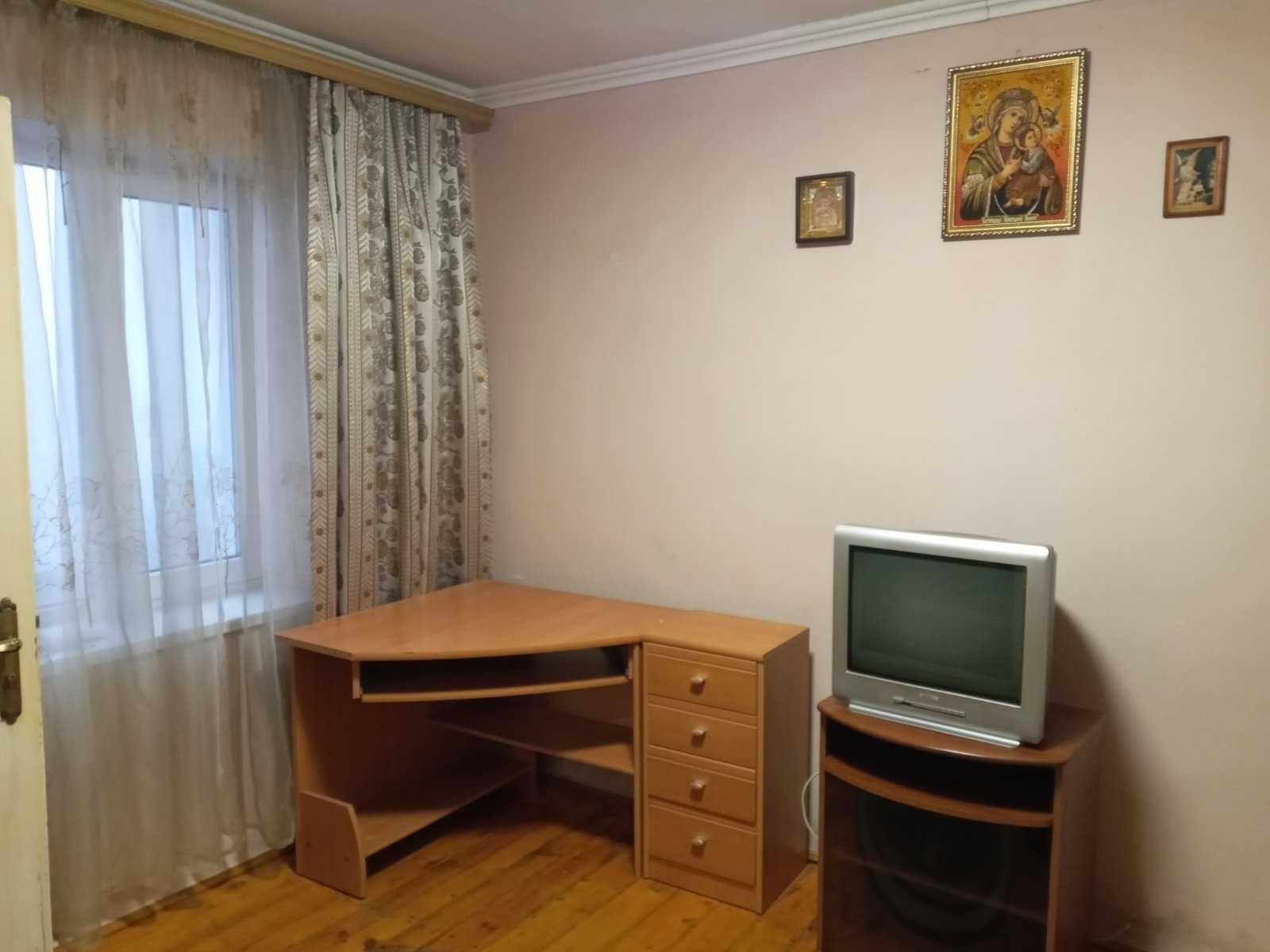 Здається одна кімната на підселення по вул.Нечуя-Левицького, ціна з кп