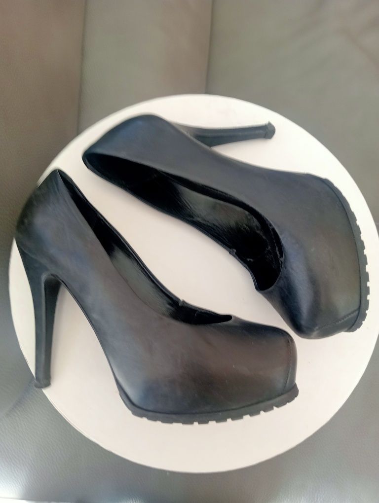 Sapatos Vicenzo couro genuíno pretos 36