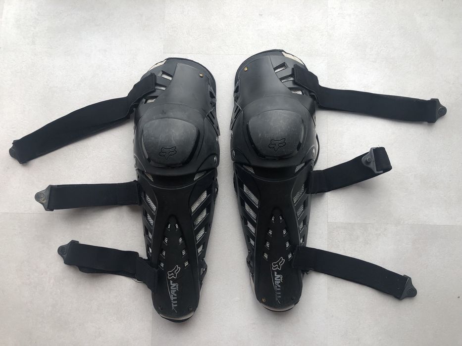 Joelheiras fox titan pro