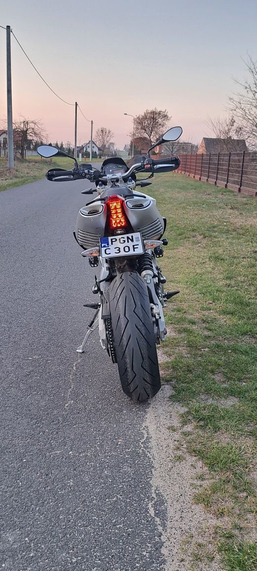 Aprilia Dorsoduro 750 supermoto motocykl