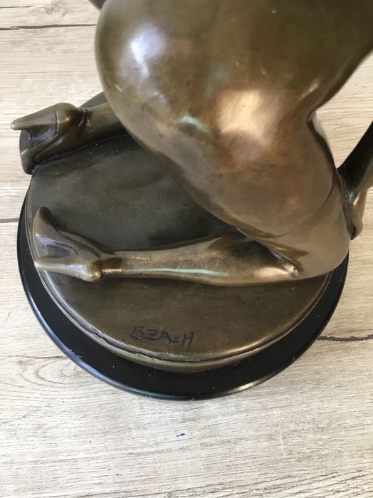 Скульптура НЮ, бронза, мрамор, авторская работа.