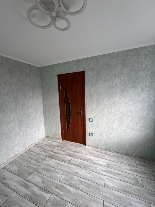 Продам 4 кімнатну простору квартиру