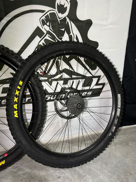 Rodas Downhill 27.5 completas