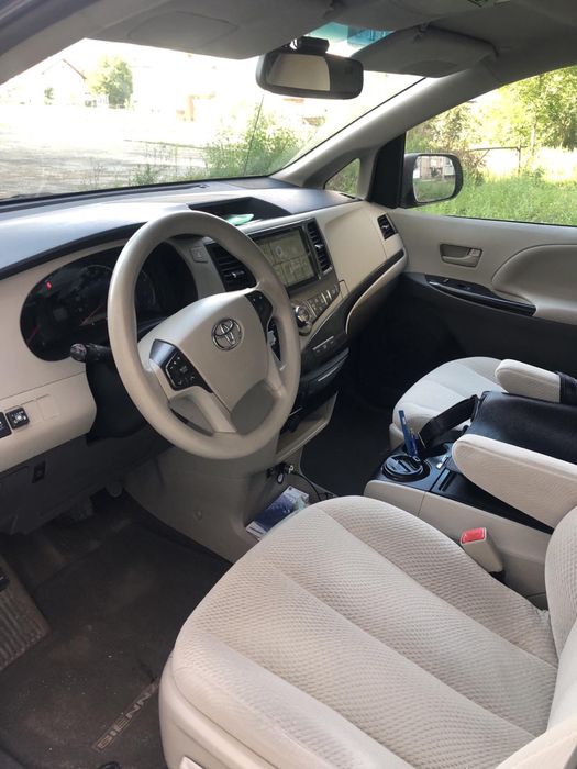 можливий обмін на житло Продам власне авто  8-місне !  Газ-Бензин