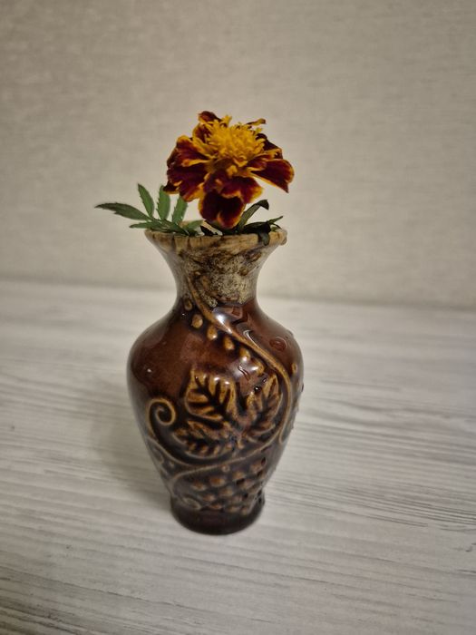 Майоліка, ваза мініатюрна