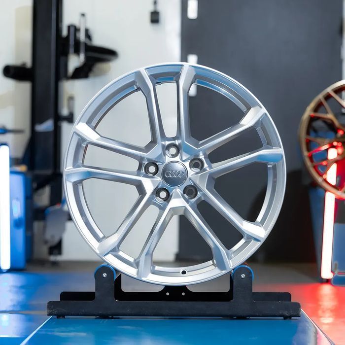 Oryginalne Felgi Audi 19" R8