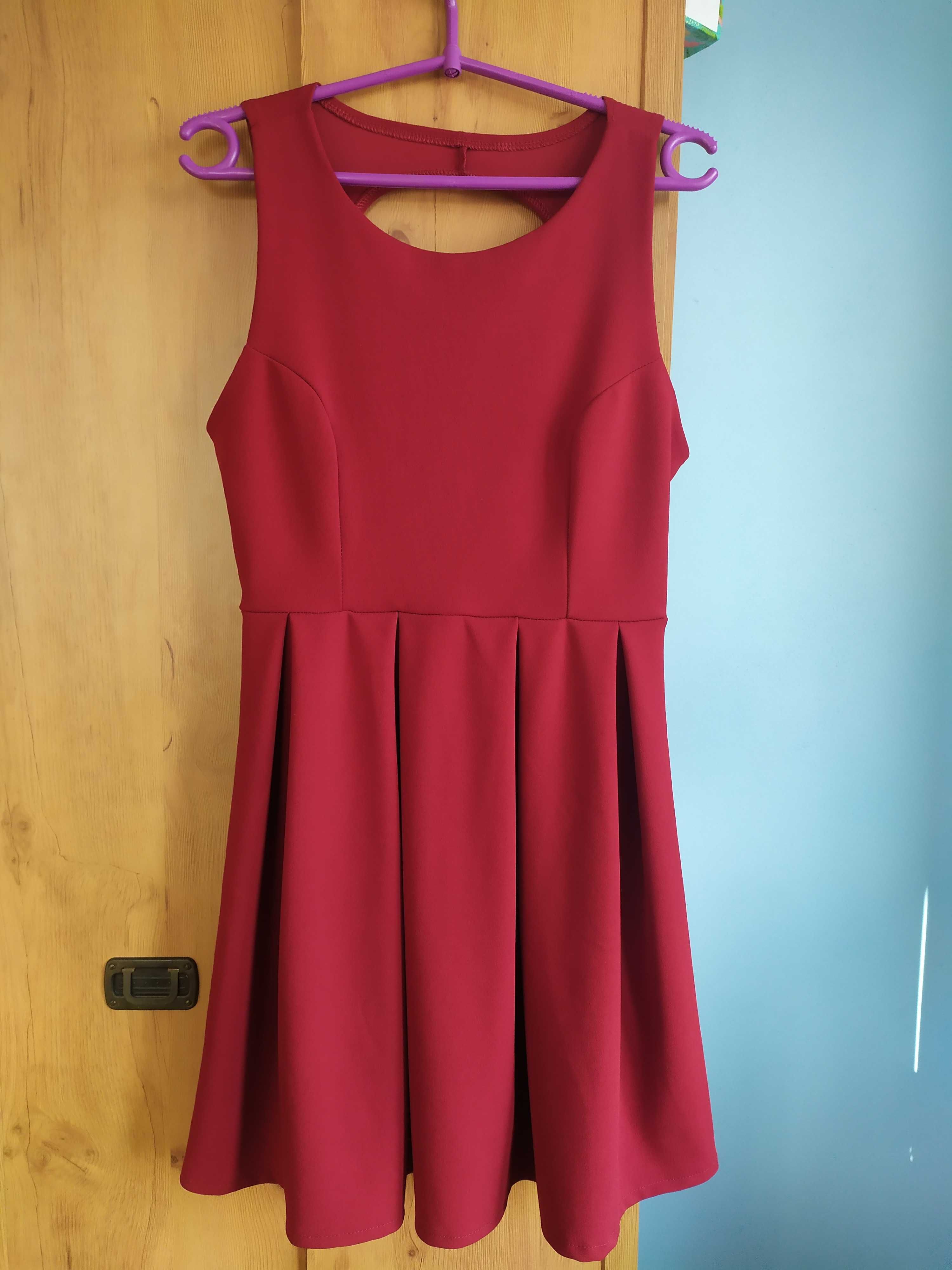 Sukienka rozkloszowana czerwona