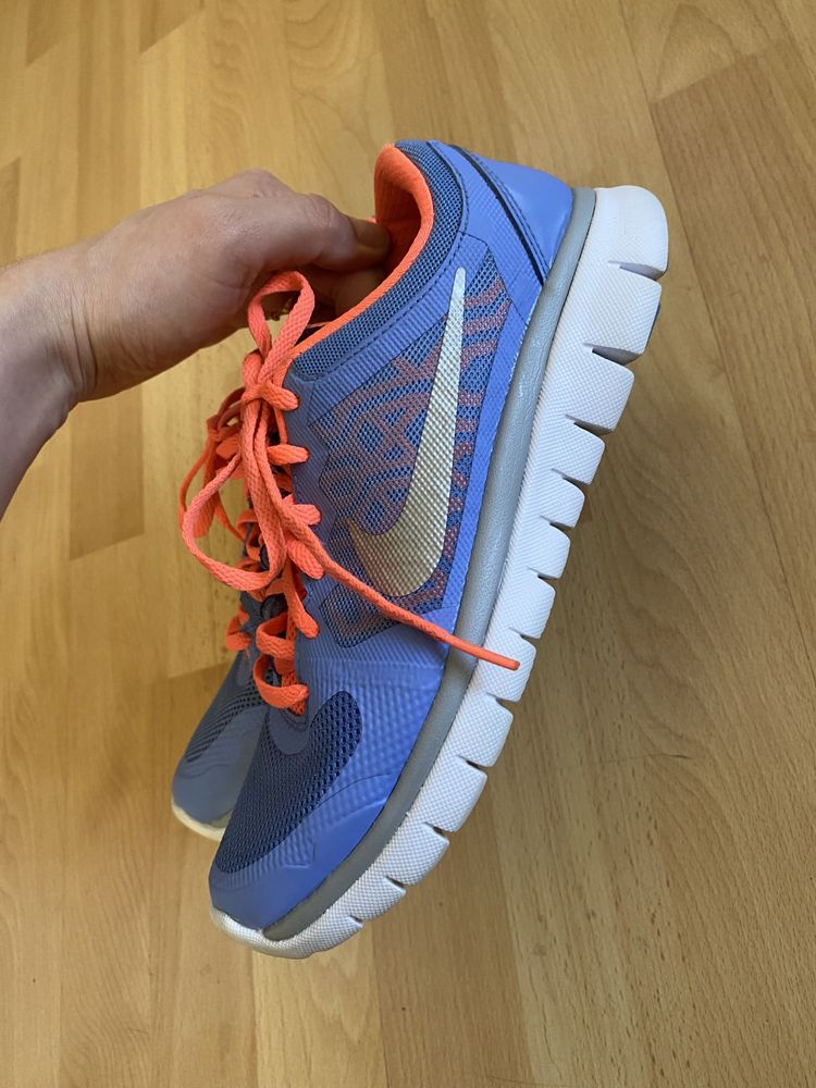 Niebiesko pomarańczowe buty sportowe Nike do biegania rozmiar 38