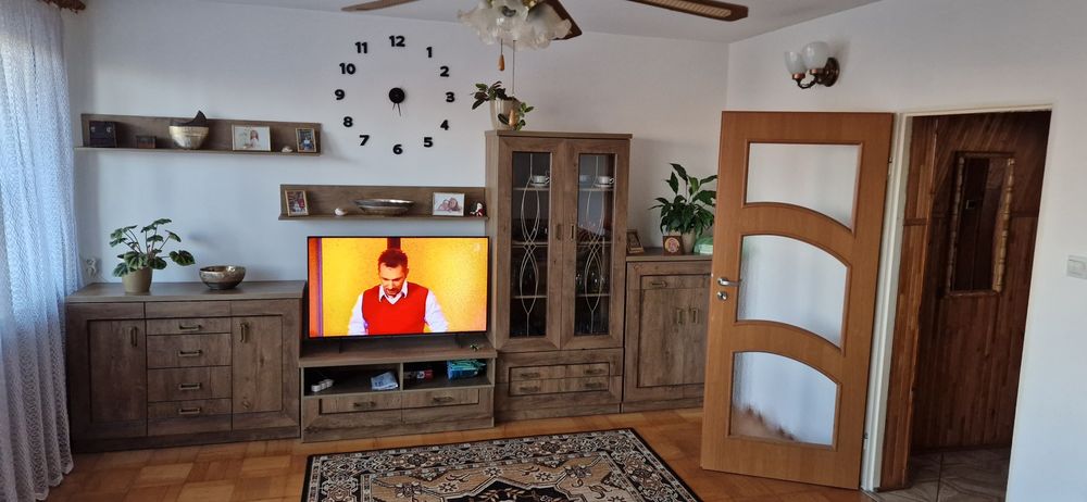 Do sprzedania dom połowa bliźniaka ok 110m   do remontu