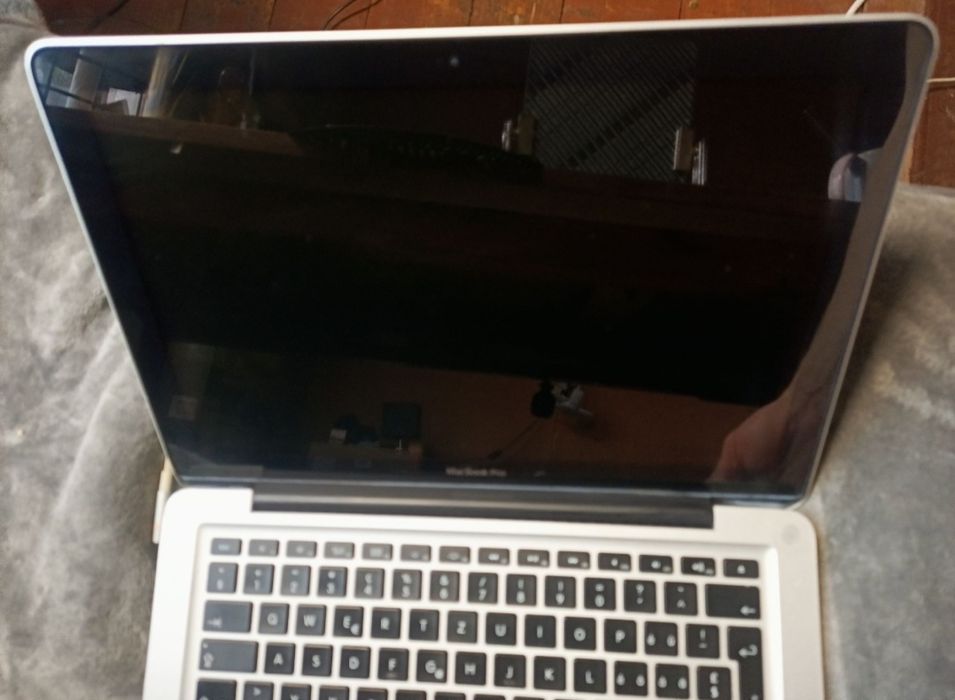 MacBook        air