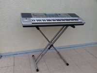 Korg PA50 SD w bardzo dobrym stanie plus statyw