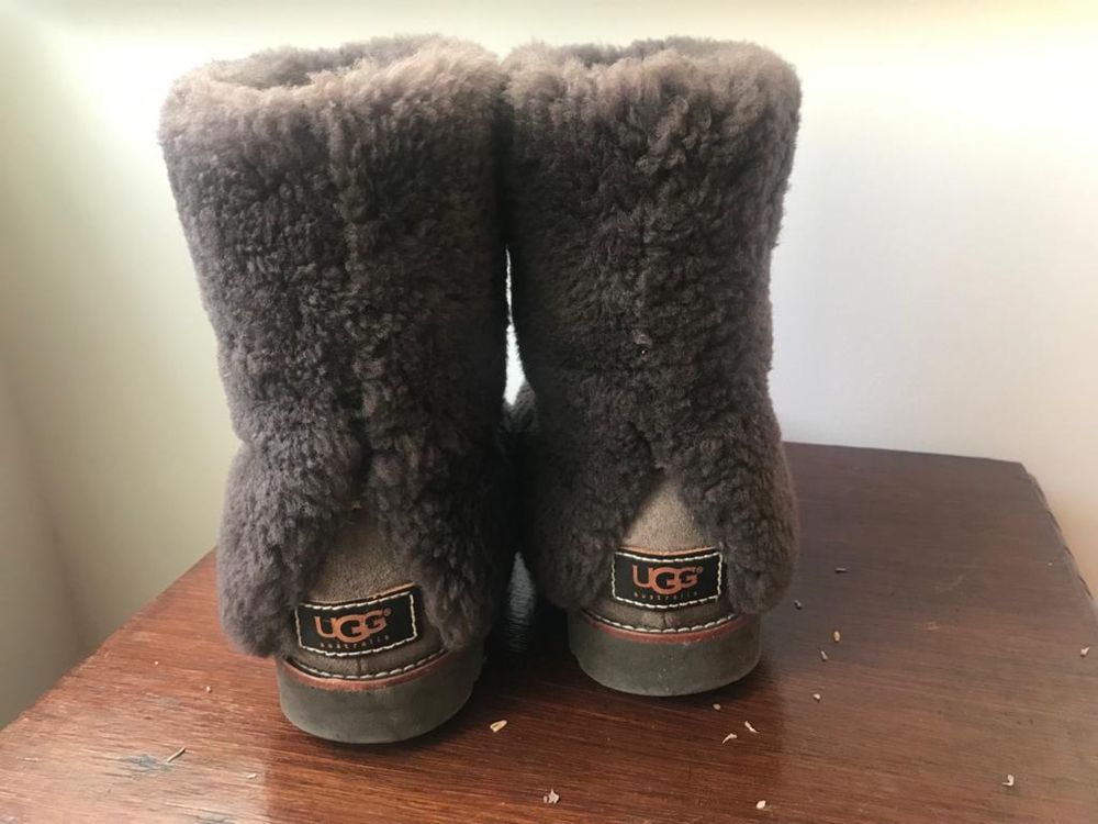 Botas ugg com pêlo