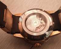 часы Ulysse Nardin Maxi Marine Diver Chronometer Black/Gold/Black