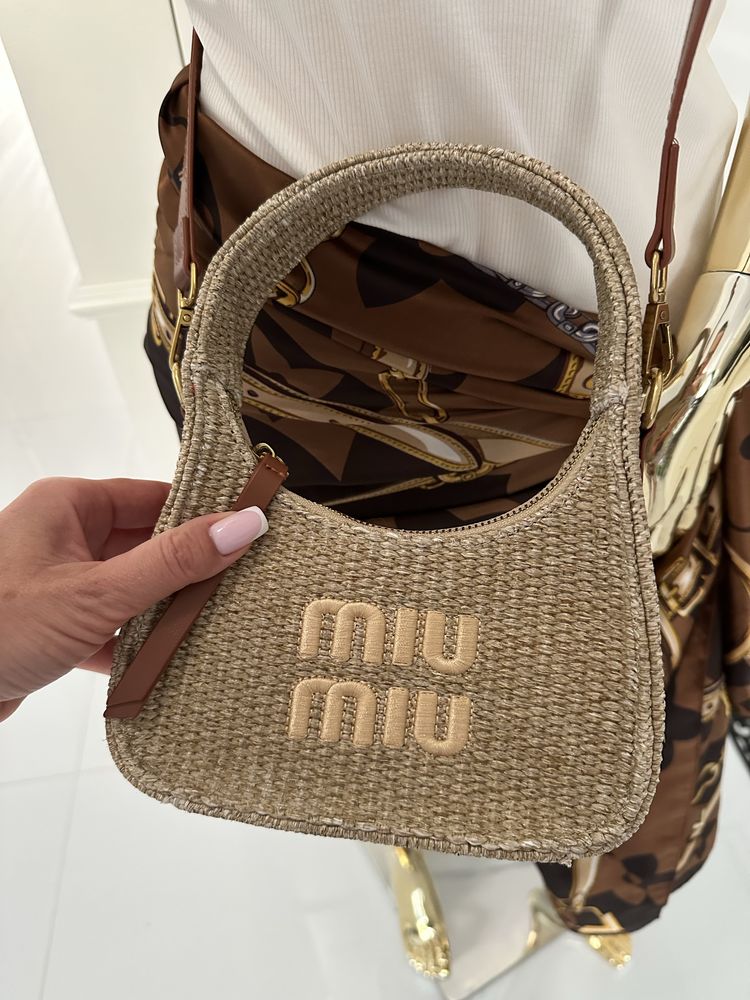 Letnia torebka mini koszyczek Miu Miu