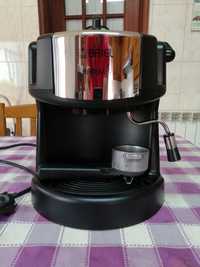 Maquina de café BRIEL limpa e testada