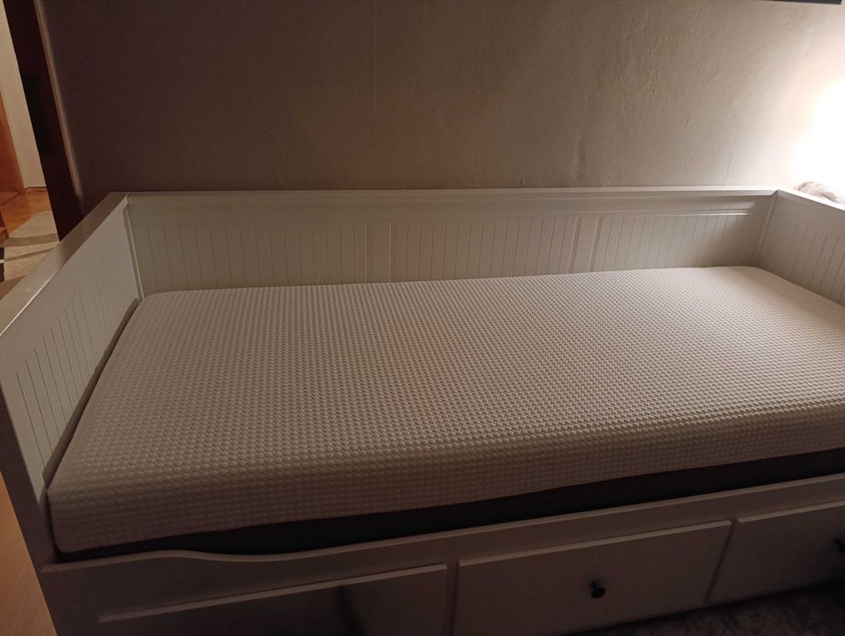 Łóżko Hemnes z materacem Janpol