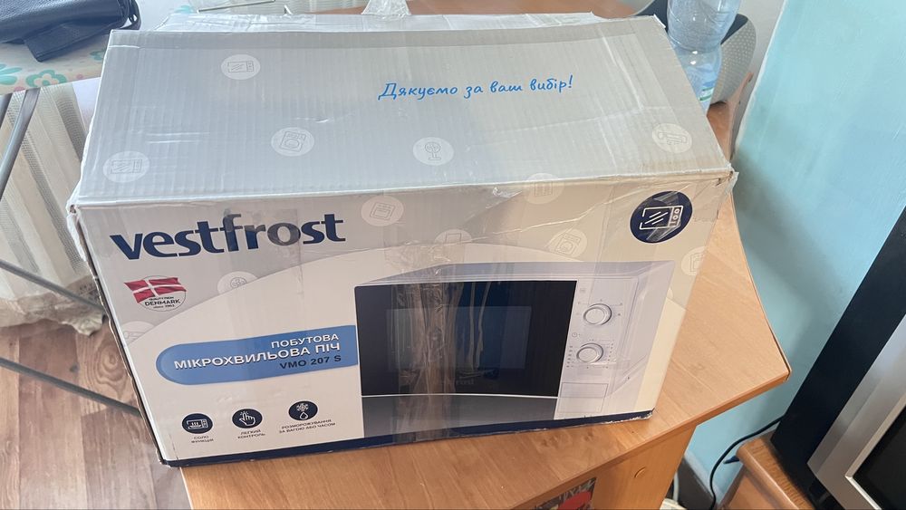 Мікрохвильова піч (НВЧ) Vestfrost VMO 207 S