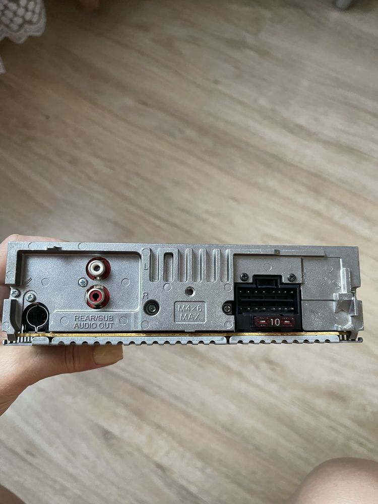 Продам  Sony ОРИГІНАЛ! + блютуз адаптер