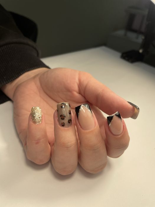 Послуги манікюру