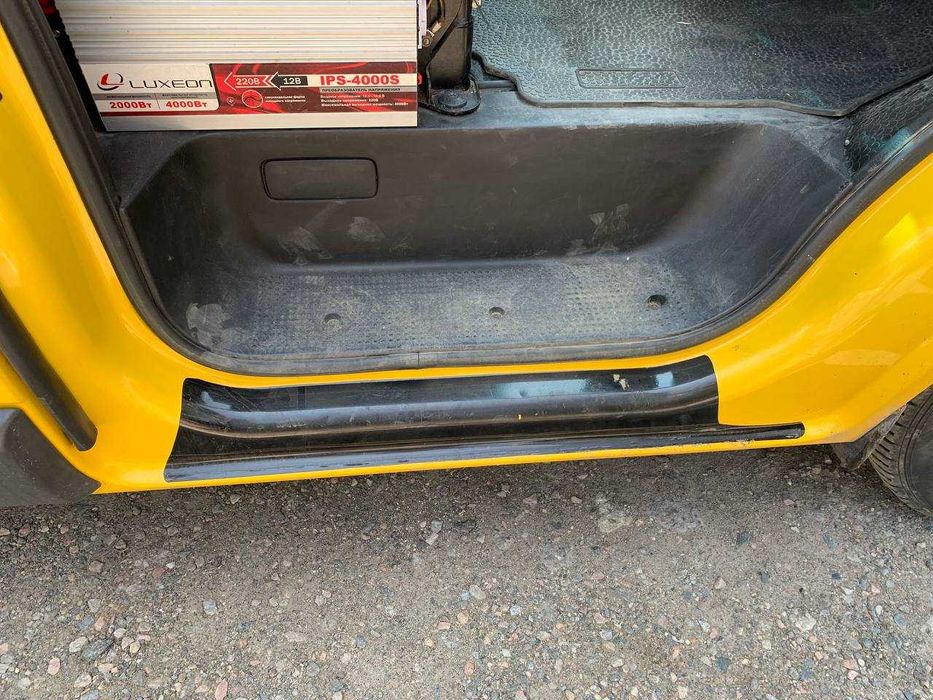 Продам Опель виваро