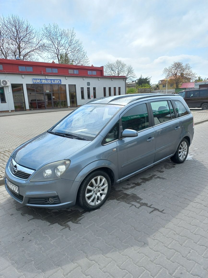 Opel zafira B 1.9CDTI 120km Cosmo