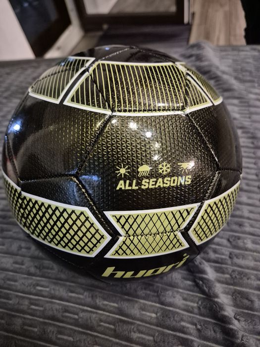 Pilka nożna Hurai Blaka jak NOWA