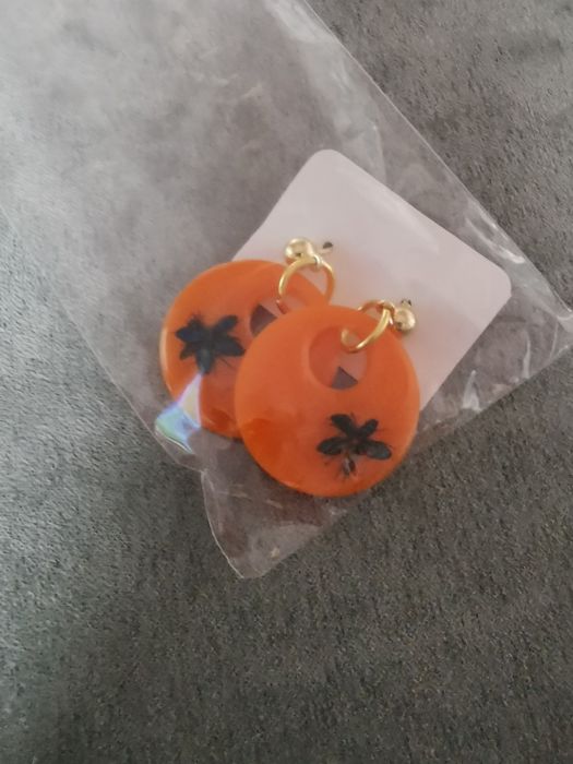 Brincos fios porta chaves