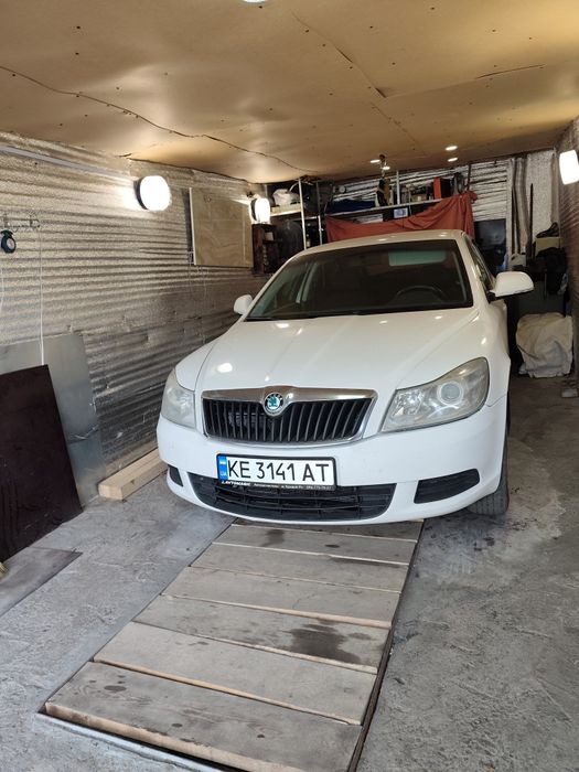 Гараж за швейной фабрикой Шахтерский