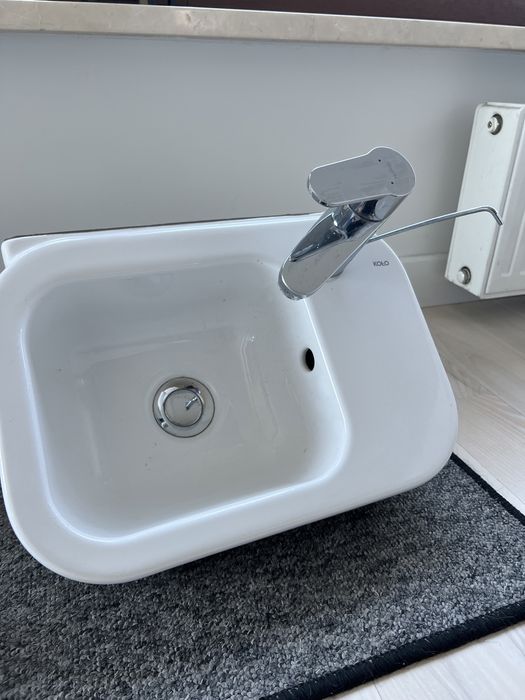 Umywalka koło z hansgrohe