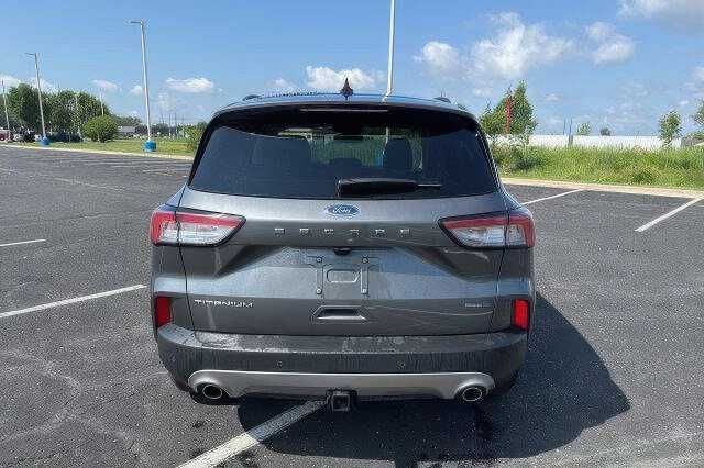 2022 Ford Escape Hybrid Titanium
